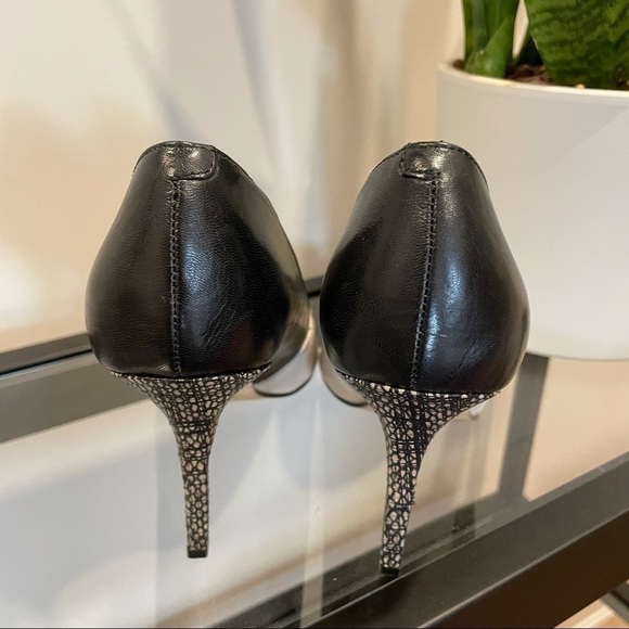 MARC FISHER Black and Cream Heels - Picture 5 of 9